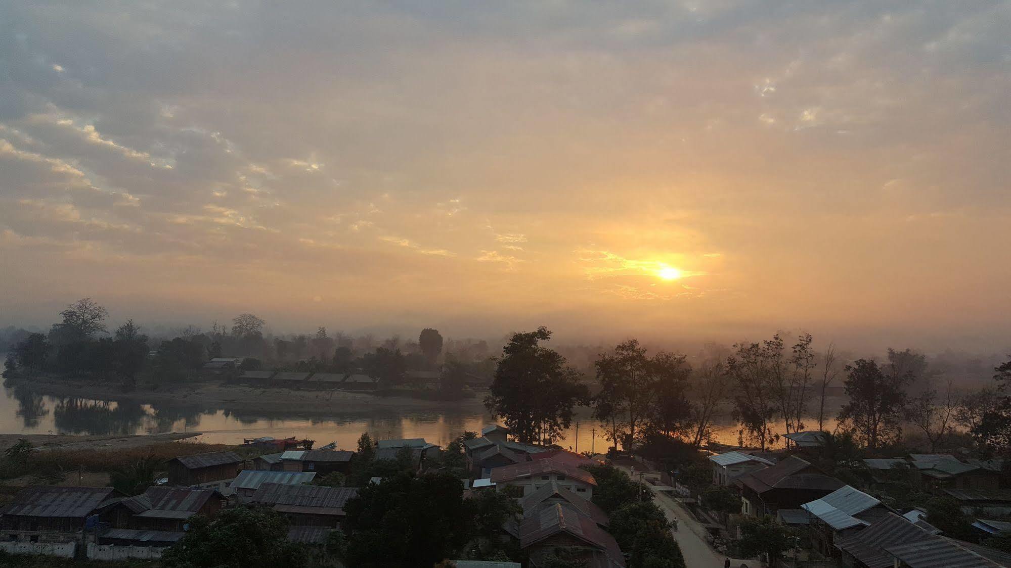 Red Dragon Hotel Hsipaw Eksteriør bilde
